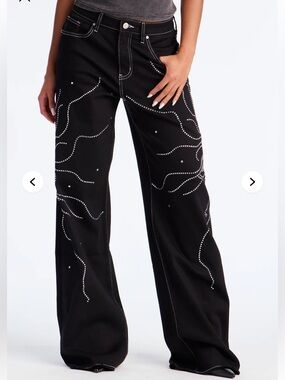 New With Tags - Fashion Nova Jeans - Size 9 - Wide Leg - Rhinestone